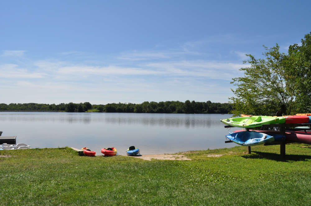memorial-lake-kayaks